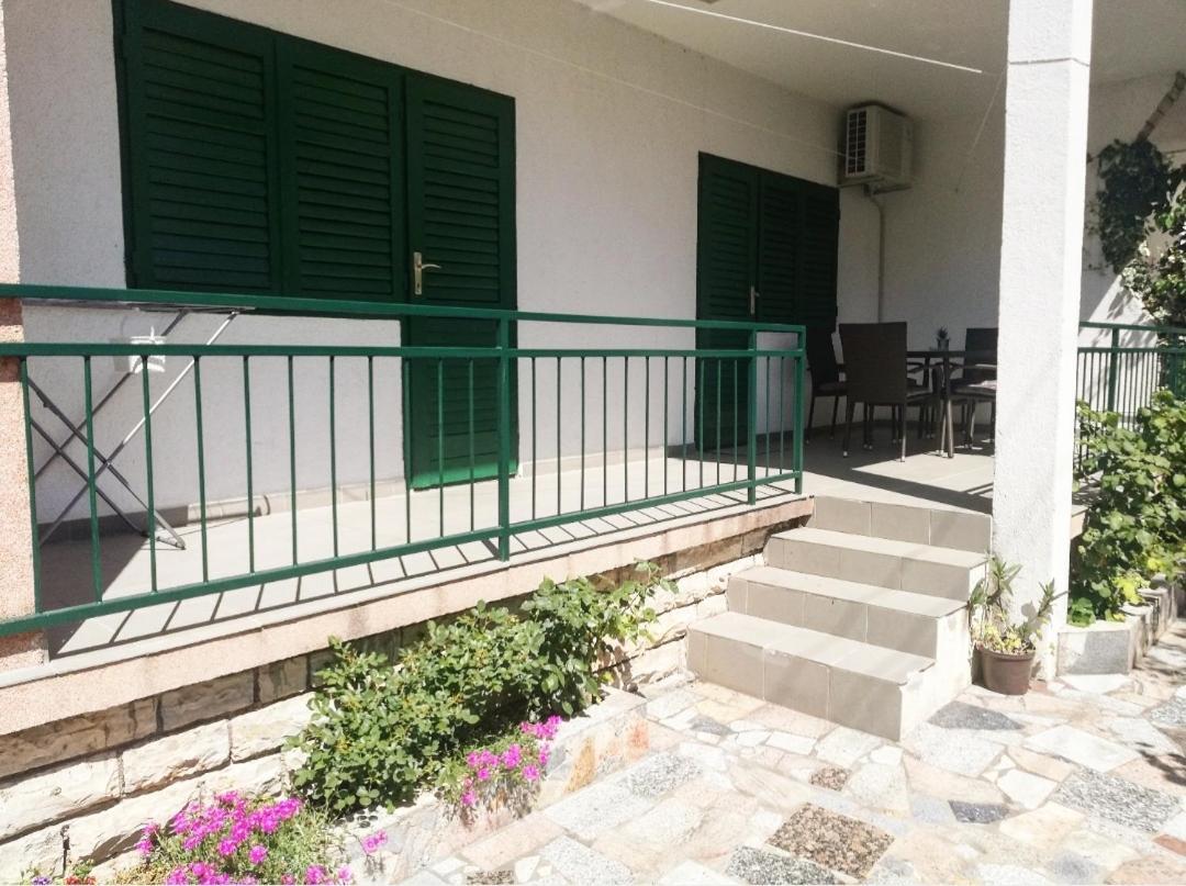 Mala Kuca Leilighet Vodice Eksteriør bilde