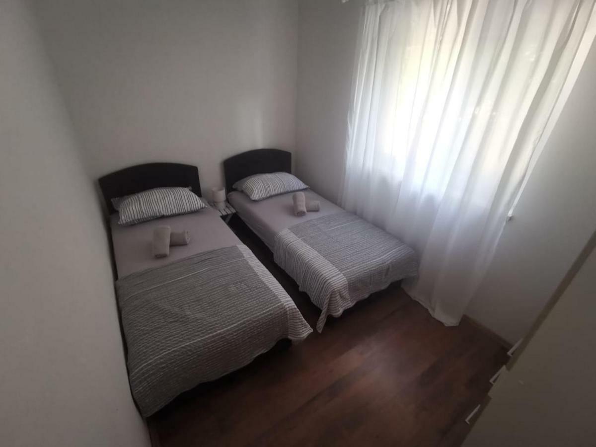 Mala Kuca Leilighet Vodice Eksteriør bilde